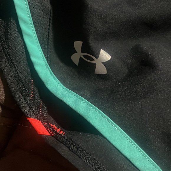 Under Armor sport shorts - Picture 2 of 2